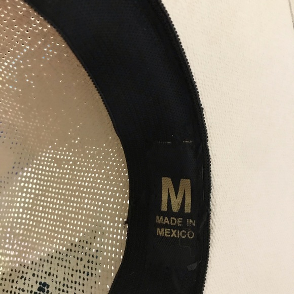 Hand painted Mexican hat - Picture 2 of 11